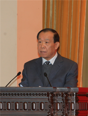 中國工業(yè)經(jīng)濟聯(lián)合會執(zhí)行副會長路耀華宣讀表彰決定