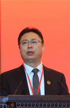 陜西煤業(yè)化工集團神南礦業(yè)有限責(zé)任公司董事長吳群英作經(jīng)驗交流